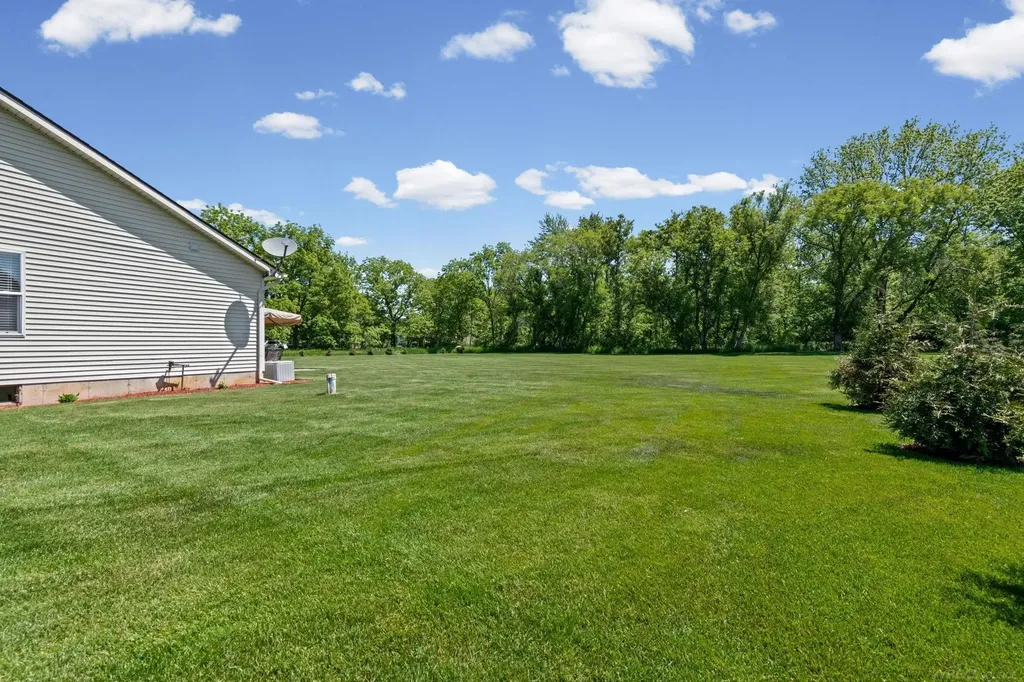 5800 Jeanne Marie Drive White Lake Charter Township MI 48383