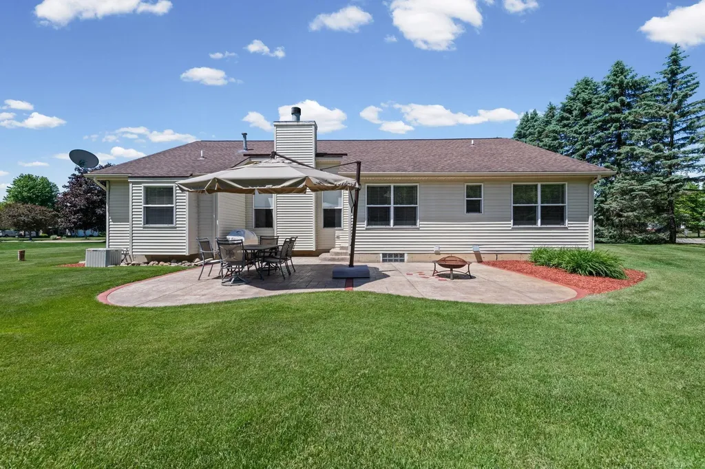 5800 Jeanne Marie Drive White Lake Charter Township MI 48383