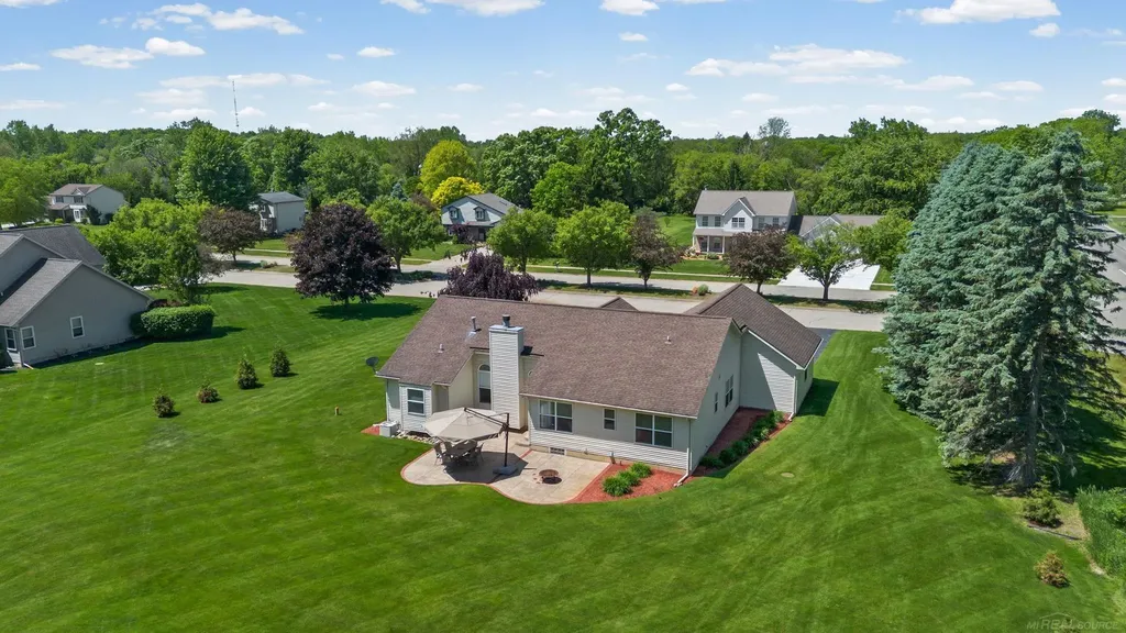 5800 Jeanne Marie Drive White Lake Charter Township MI 48383