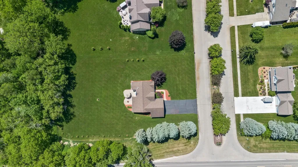 5800 Jeanne Marie Drive White Lake Charter Township MI 48383