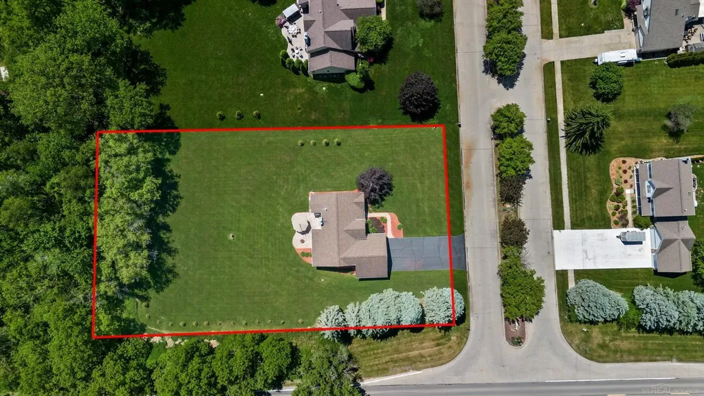 5800 Jeanne Marie Drive White Lake Charter Township MI 48383