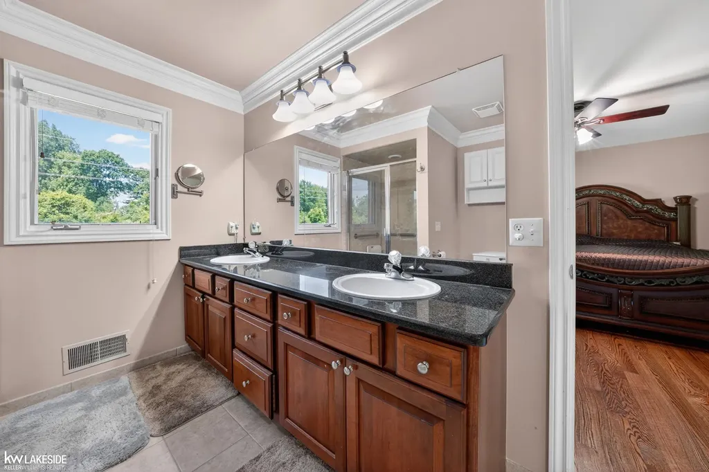 13337 Windham Drive Washington Township MI 48094