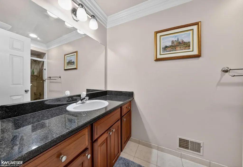 13337 Windham Drive Washington Township MI 48094