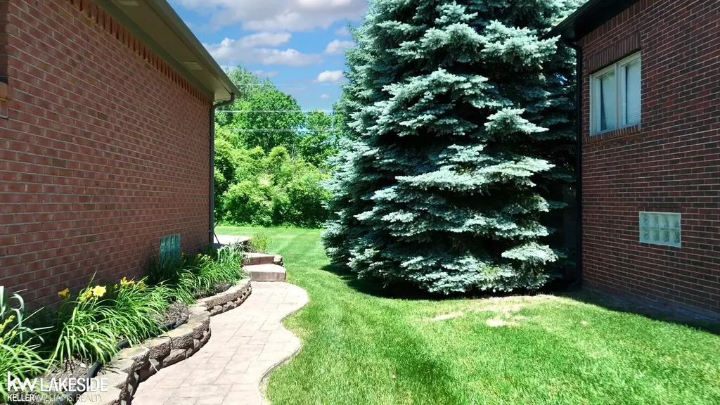 13337 Windham Drive Washington Township MI 48094