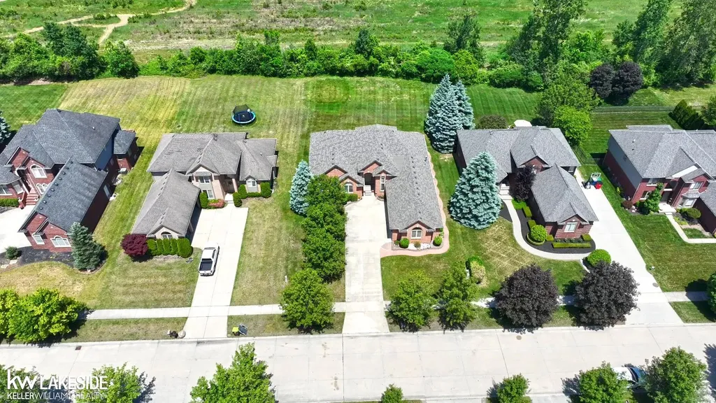 13337 Windham Drive Washington Township MI 48094