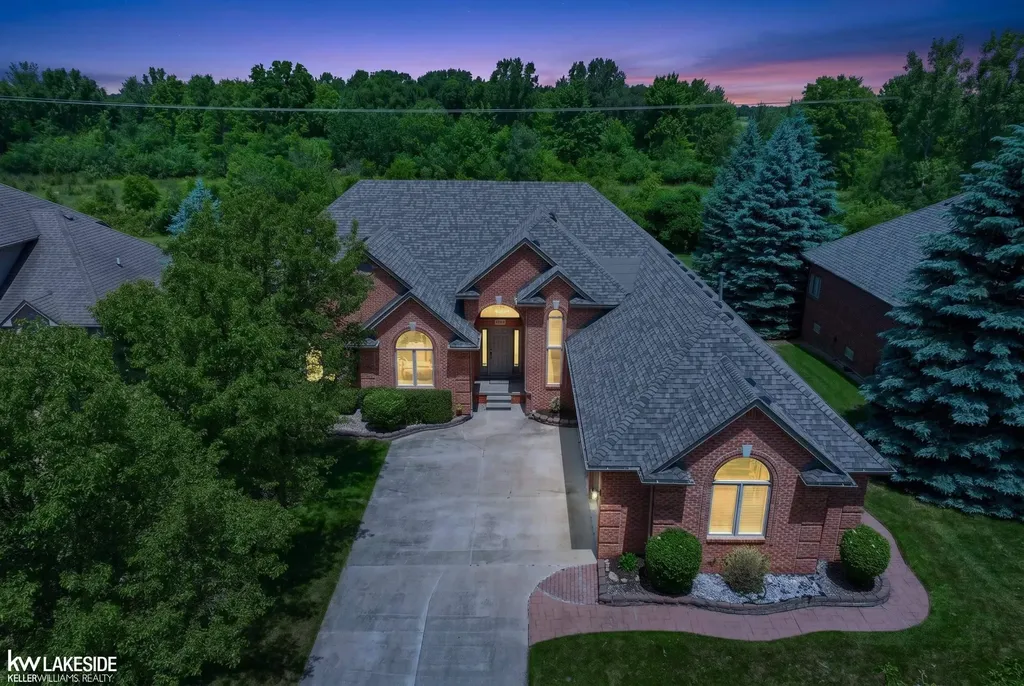 13337 Windham Drive Washington Township MI 48094