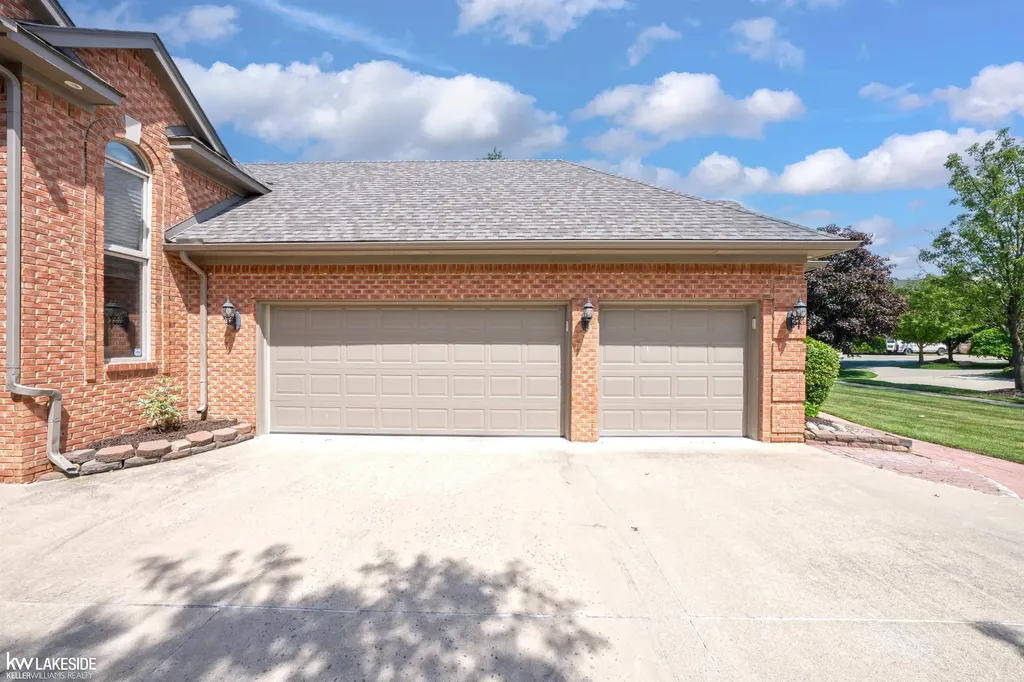 13337 Windham Drive Washington Township MI 48094