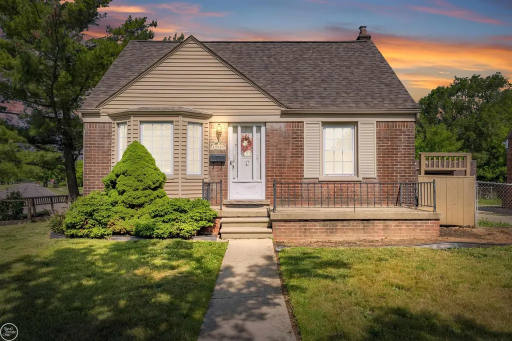 19505 Kelly Road Harper Woods City MI 48225