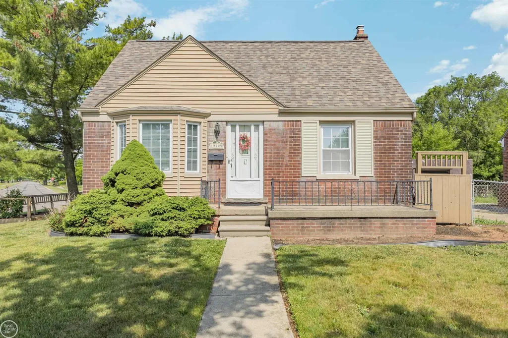19505 Kelly Road Harper Woods City MI 48225