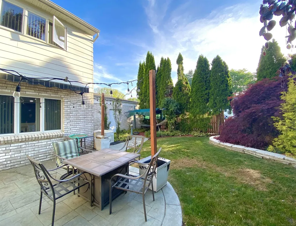 2330 Hillendale Drive Rochester Hills City MI 48309