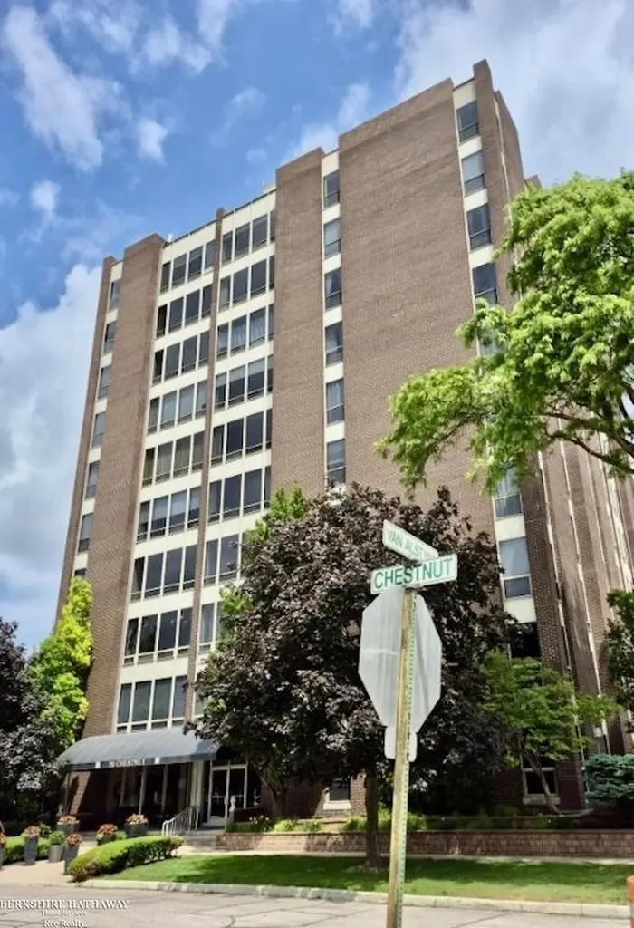 20 Chestnut Street Wyandotte City MI 48192