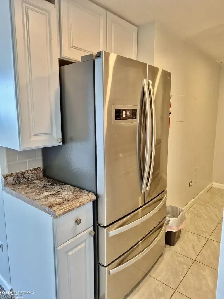 20 Chestnut Street Wyandotte City MI 48192
