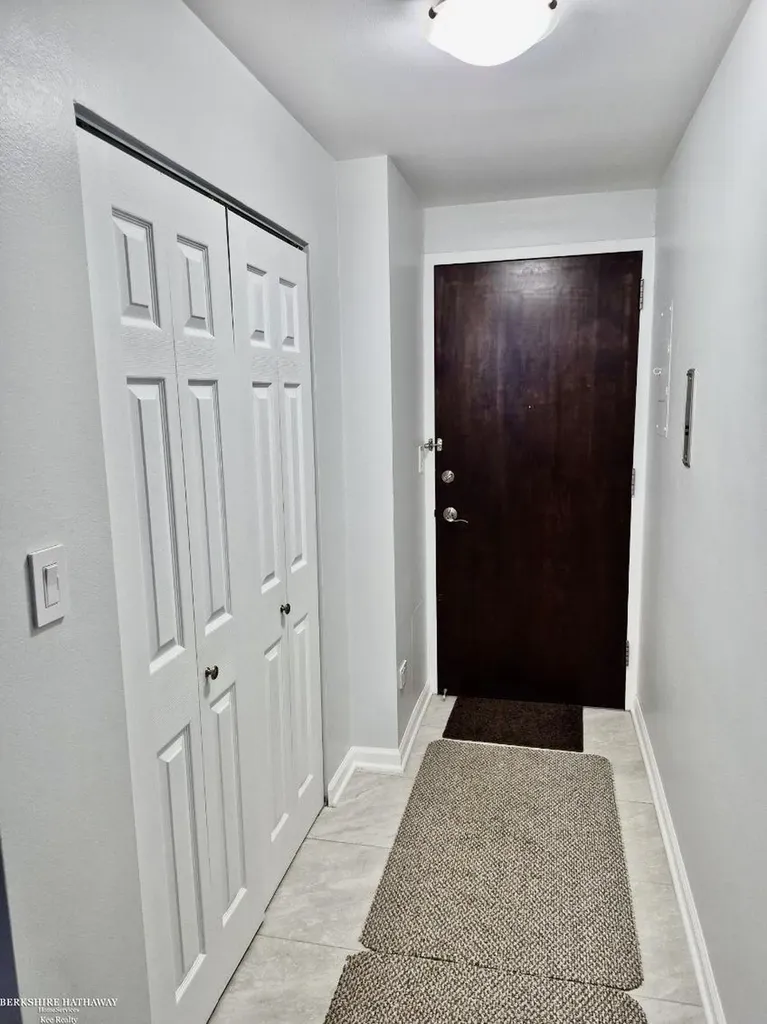 20 Chestnut Street Wyandotte City MI 48192