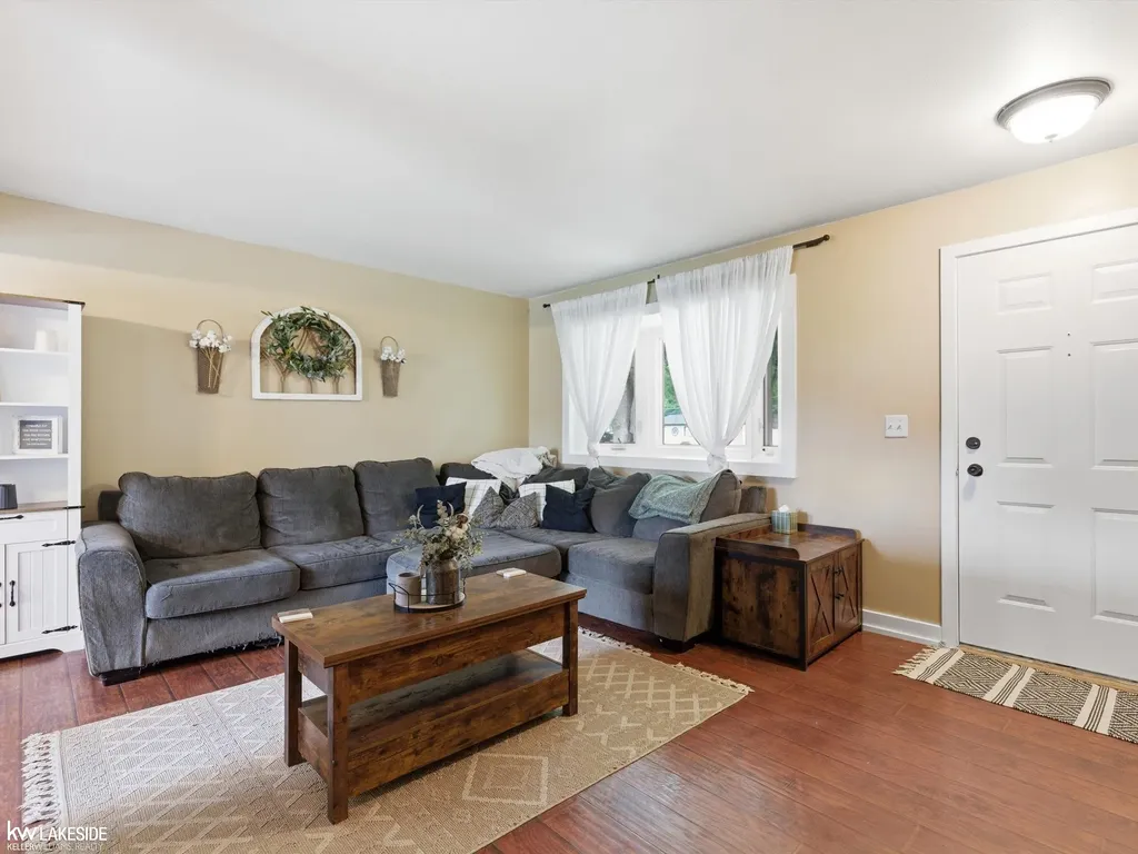 45709 Wakefield Street Shelby Charter Township MI 48317