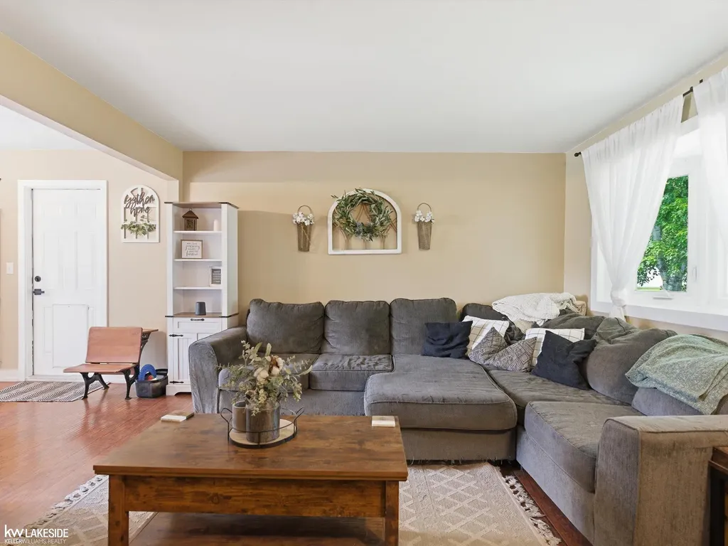 45709 Wakefield Street Shelby Charter Township MI 48317