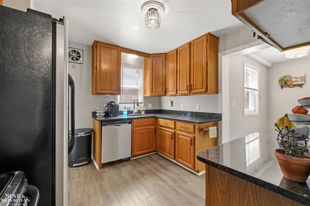 1229 Brys Drive Grosse Pointe Woods City MI 48236