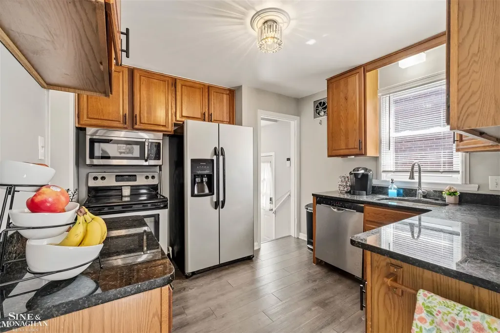 1229 Brys Drive Grosse Pointe Woods City MI 48236