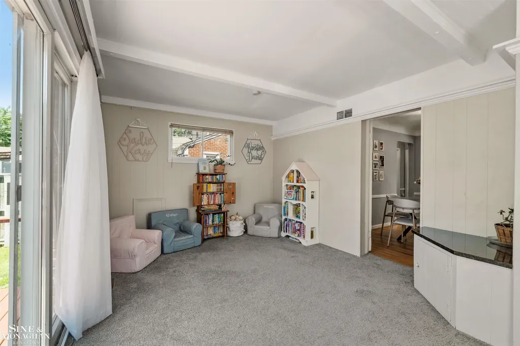 1229 Brys Drive Grosse Pointe Woods City MI 48236