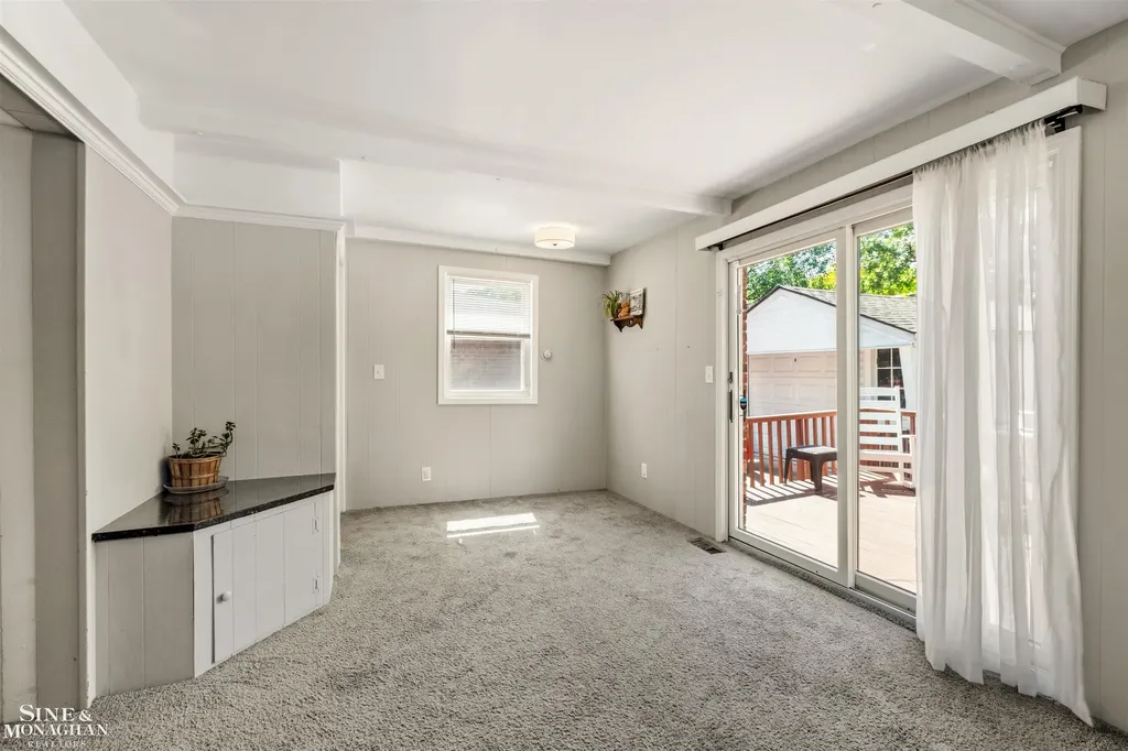1229 Brys Drive Grosse Pointe Woods City MI 48236