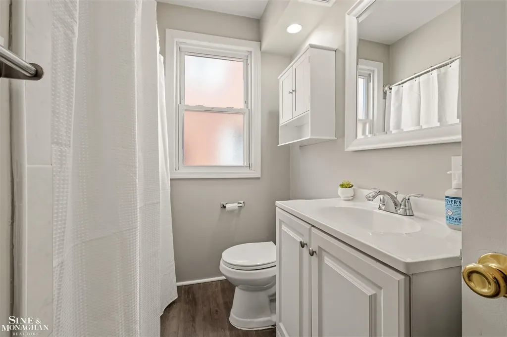 1229 Brys Drive Grosse Pointe Woods City MI 48236