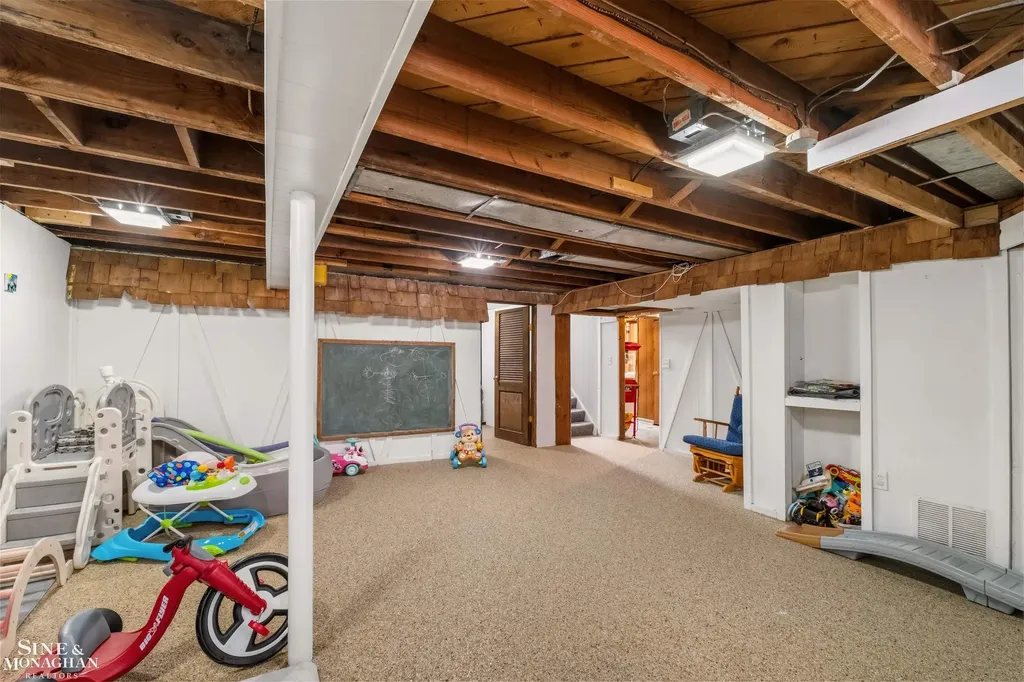 1229 Brys Drive Grosse Pointe Woods City MI 48236