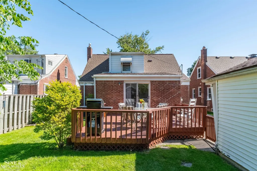 1229 Brys Drive Grosse Pointe Woods City MI 48236