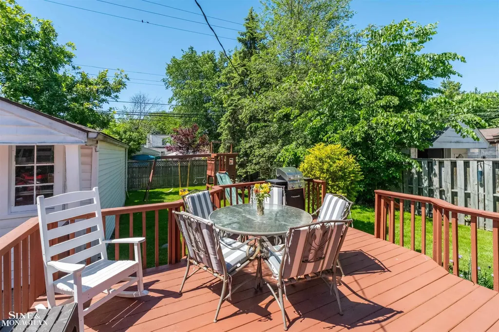 1229 Brys Drive Grosse Pointe Woods City MI 48236