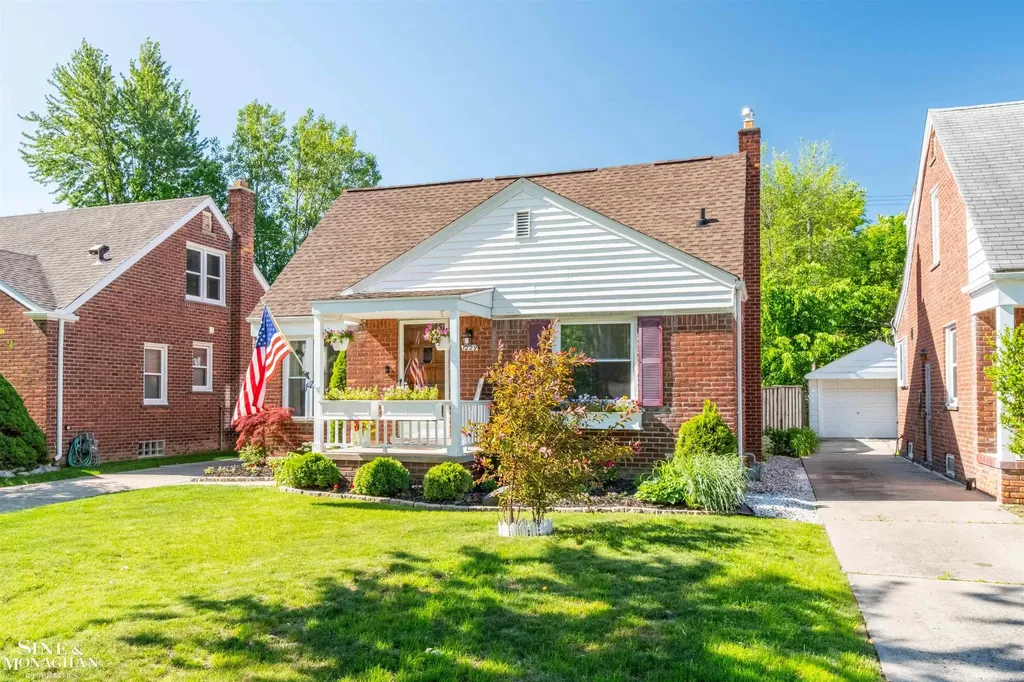 1229 Brys Drive Grosse Pointe Woods City MI 48236