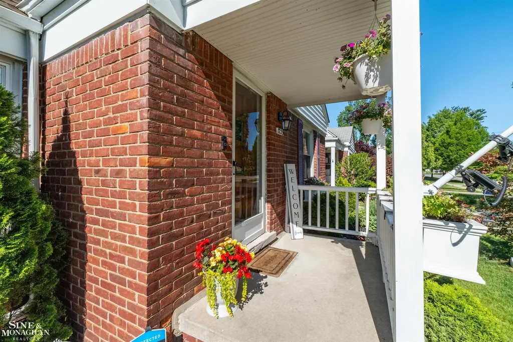 1229 Brys Drive Grosse Pointe Woods City MI 48236