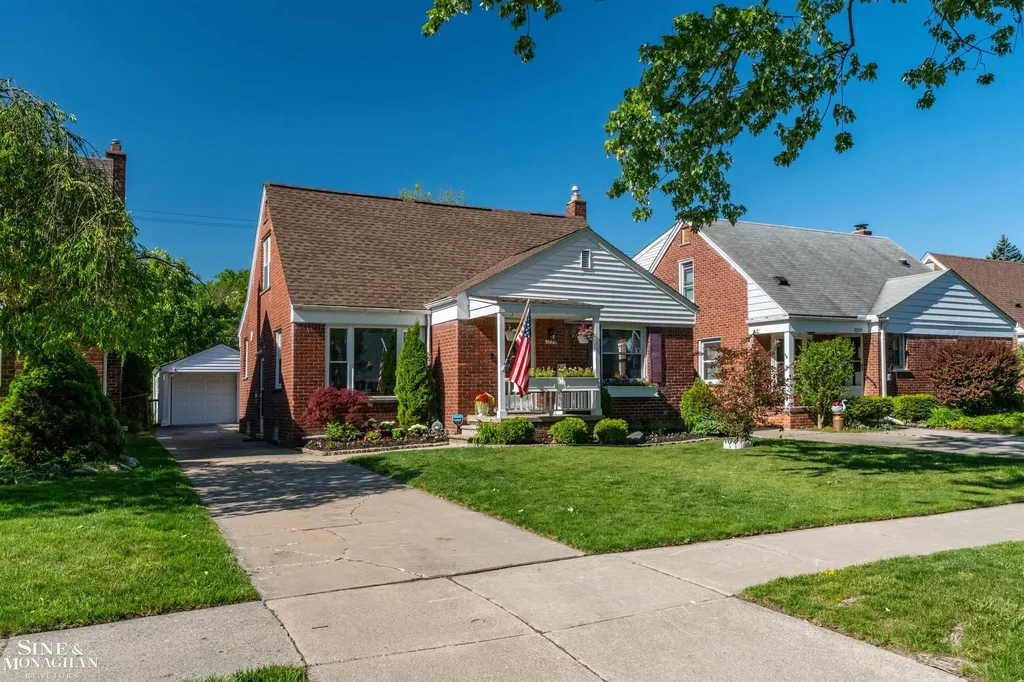 1229 Brys Drive Grosse Pointe Woods City MI 48236