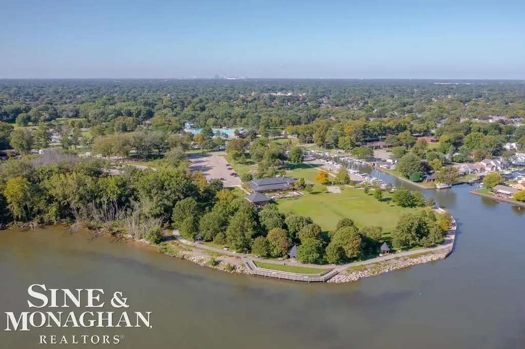 1229 Brys Drive Grosse Pointe Woods City MI 48236
