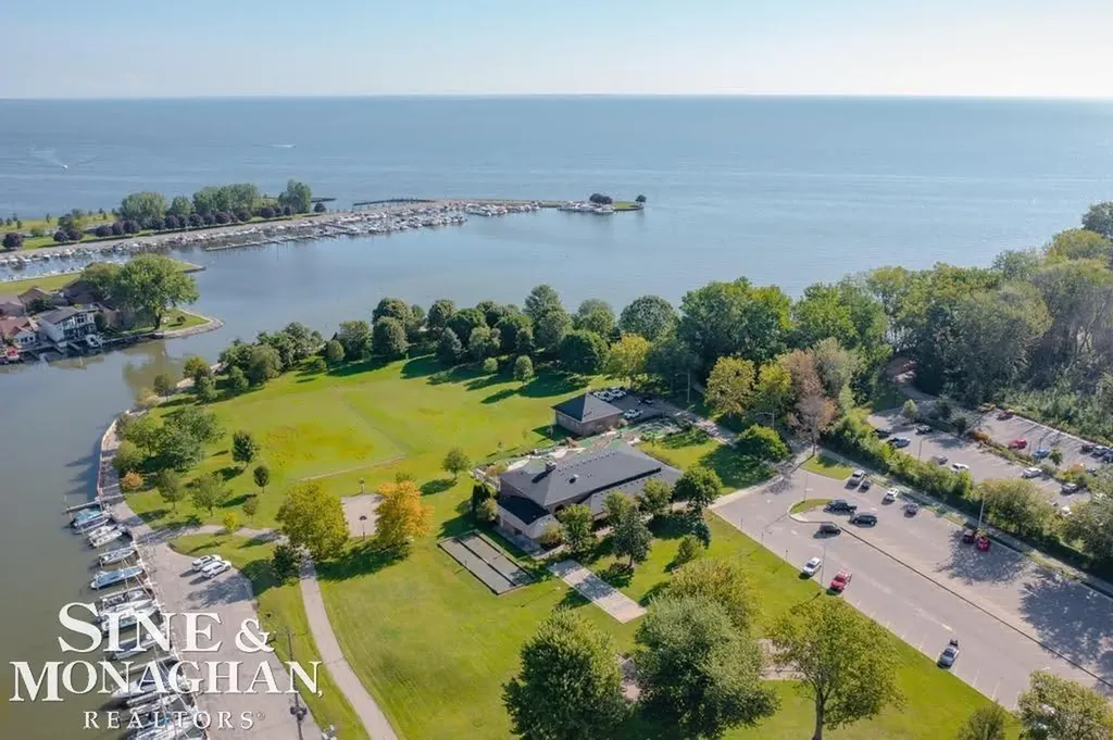 1229 Brys Drive Grosse Pointe Woods City MI 48236