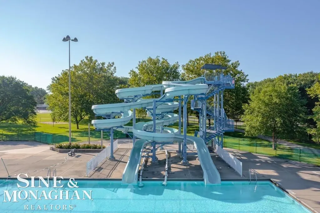 1229 Brys Drive Grosse Pointe Woods City MI 48236