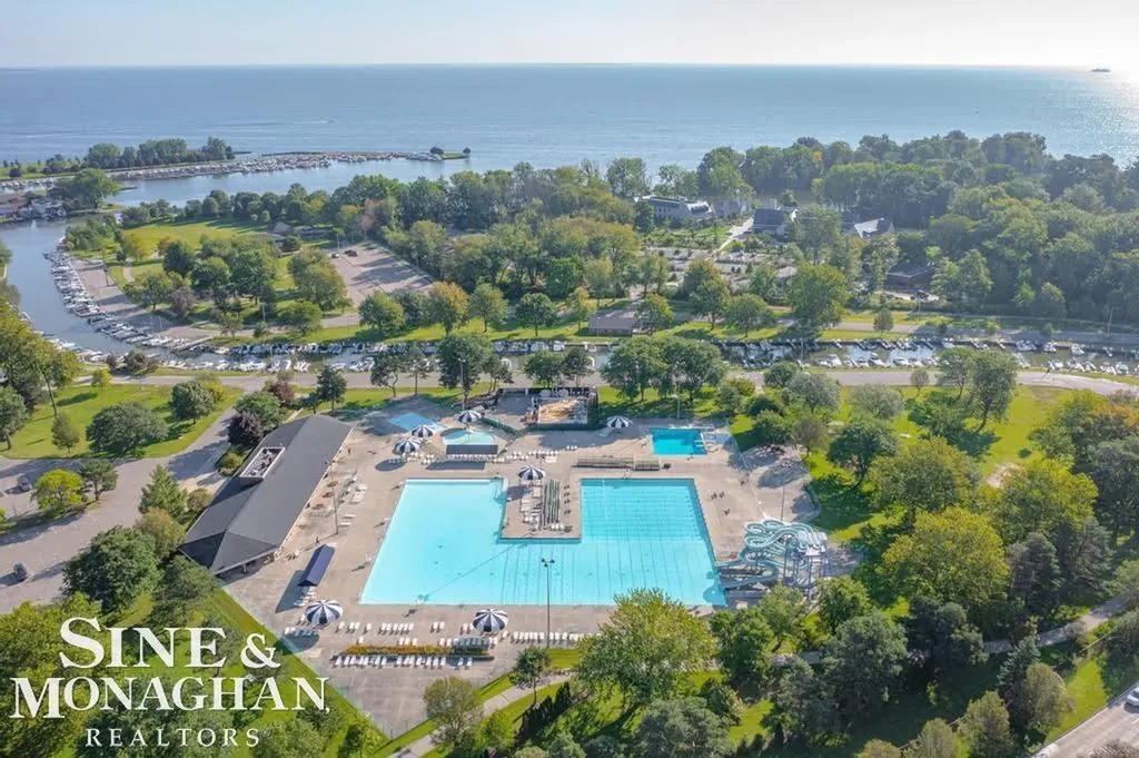 1229 Brys Drive Grosse Pointe Woods City MI 48236