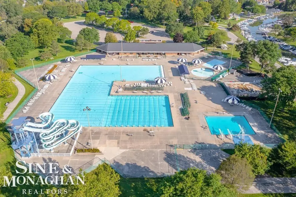 1229 Brys Drive Grosse Pointe Woods City MI 48236