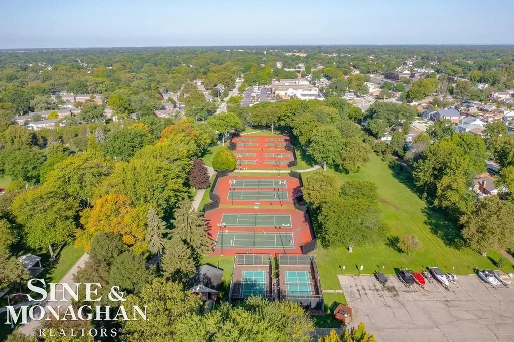 1229 Brys Drive Grosse Pointe Woods City MI 48236