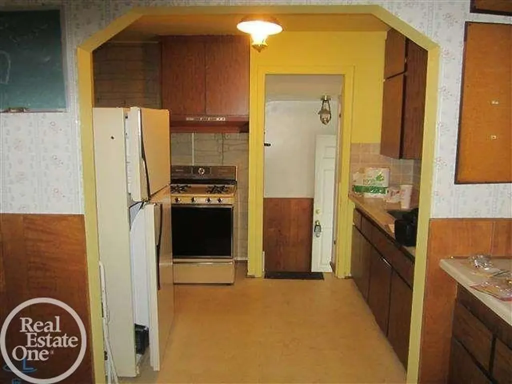 22133 Donald Avenue Eastpointe City MI 48021