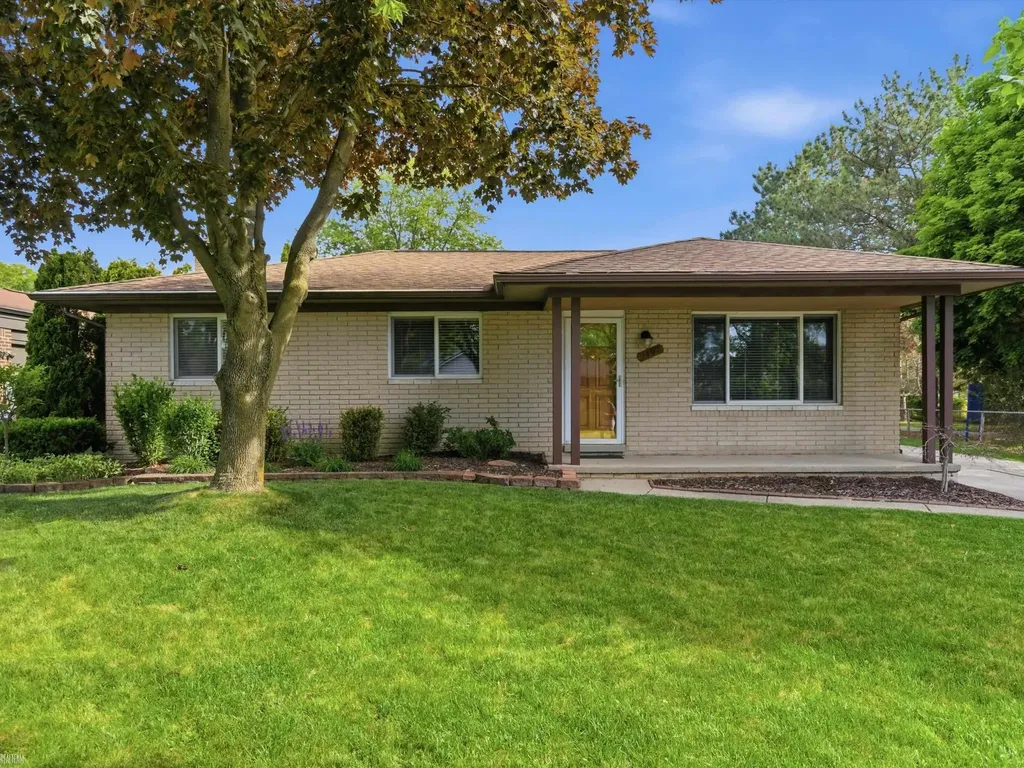 2497 Avalon Drive Troy City MI 48083