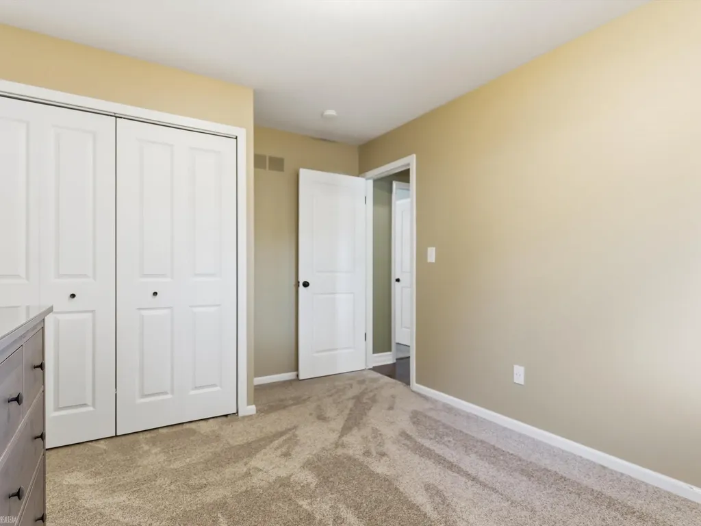 2497 Avalon Drive Troy City MI 48083