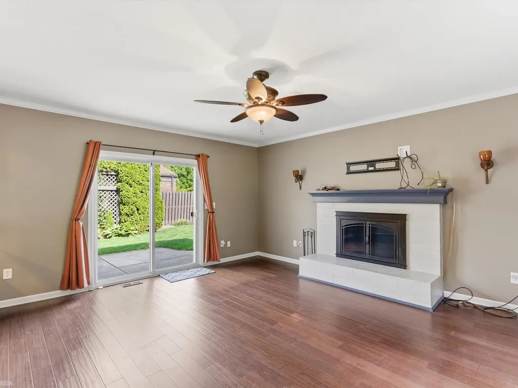 2497 Avalon Drive Troy City MI 48083
