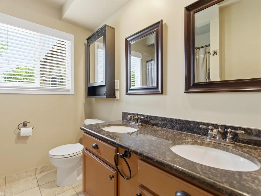 2497 Avalon Drive Troy City MI 48083