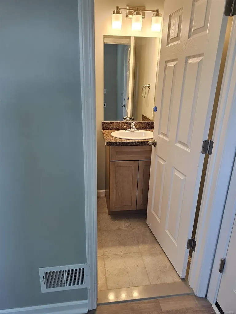 37971 Dor Sal Street Sterling Heights City MI 48312