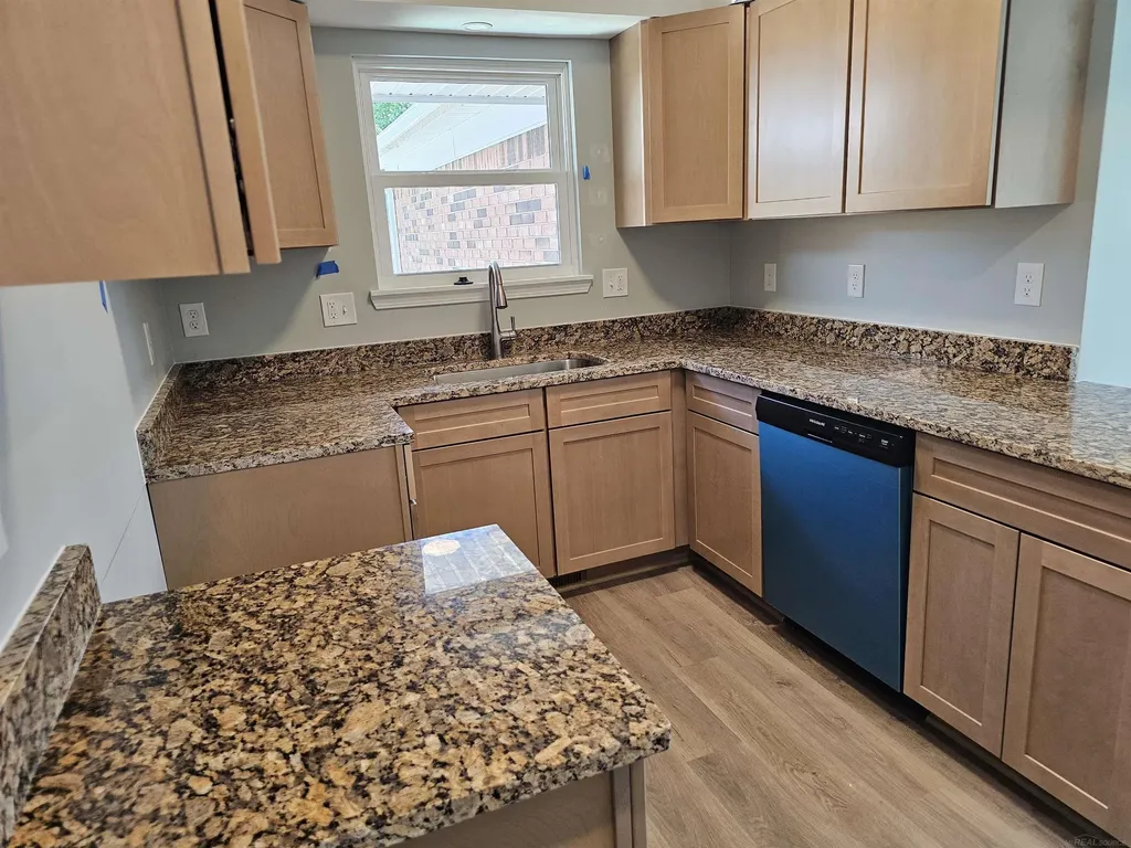 37971 Dor Sal Street Sterling Heights City MI 48312