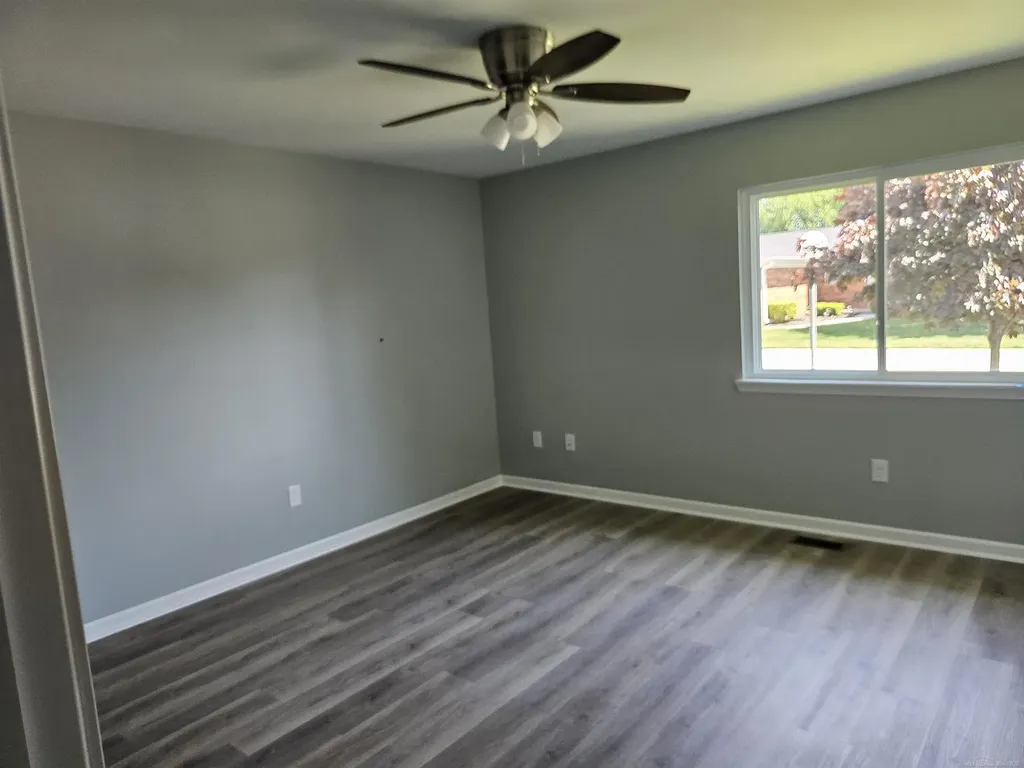 37971 Dor Sal Street Sterling Heights City MI 48312