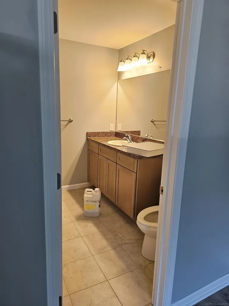 37971 Dor Sal Street Sterling Heights City MI 48312