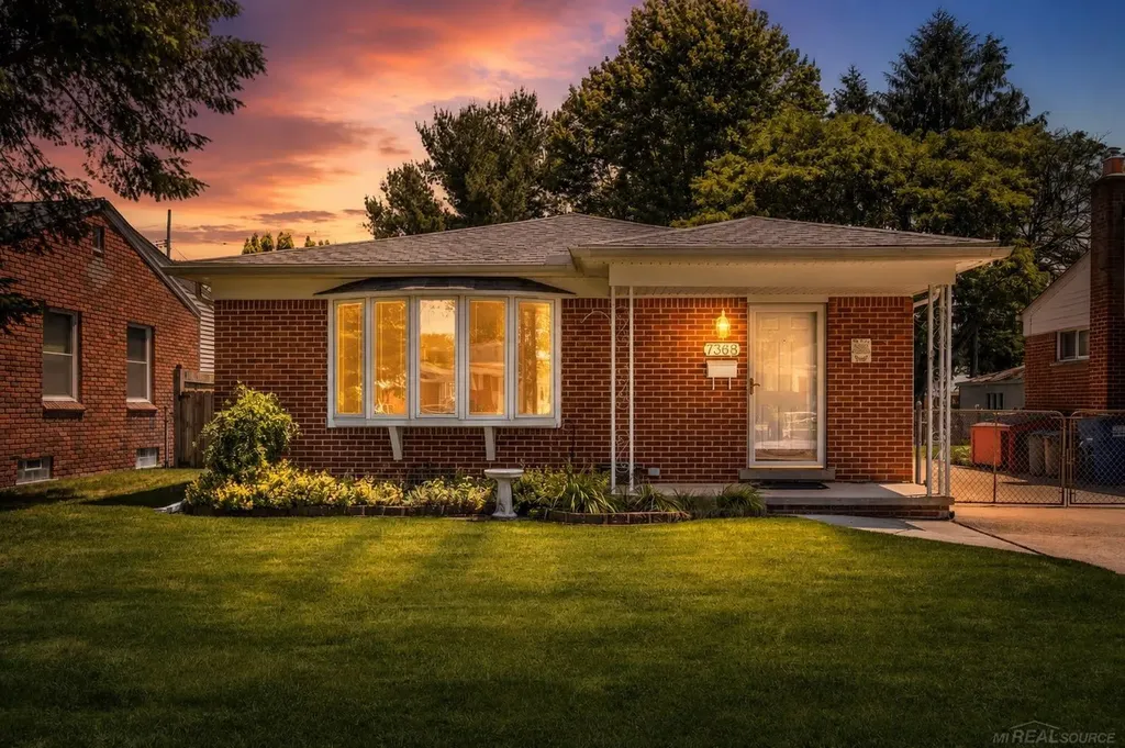 7368 Kubis Street Westland City MI 48185
