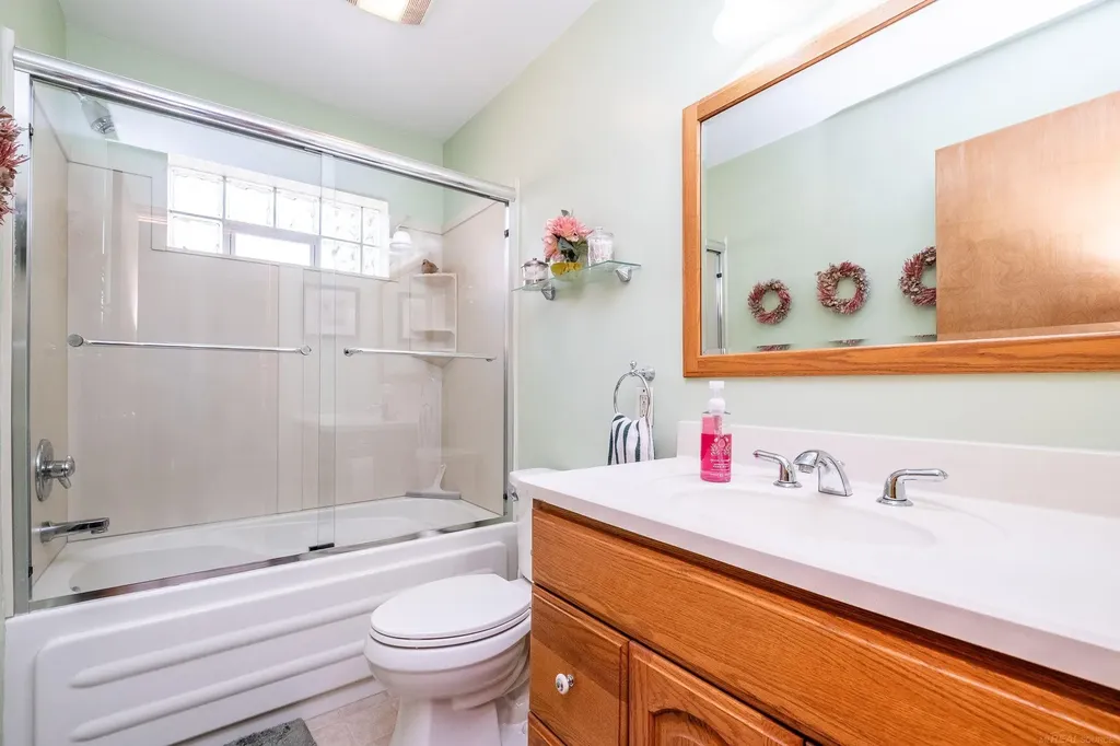 7368 Kubis Street Westland City MI 48185
