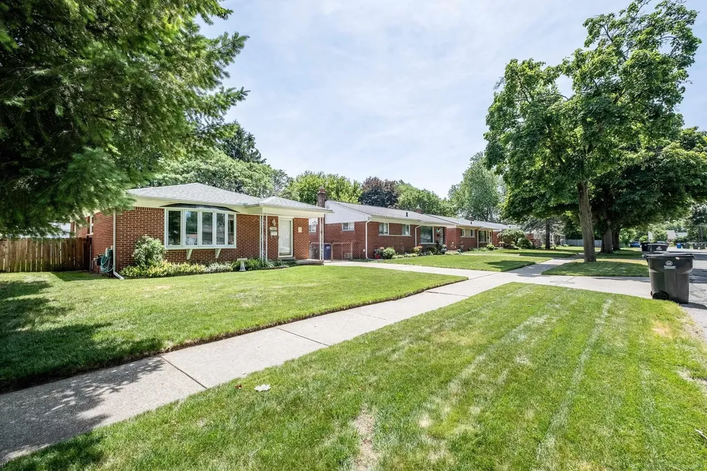 7368 Kubis Street Westland City MI 48185