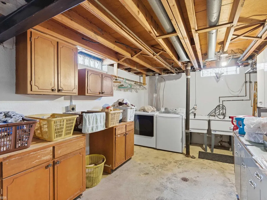 35842 Malibu Drive Sterling Heights City MI 48312