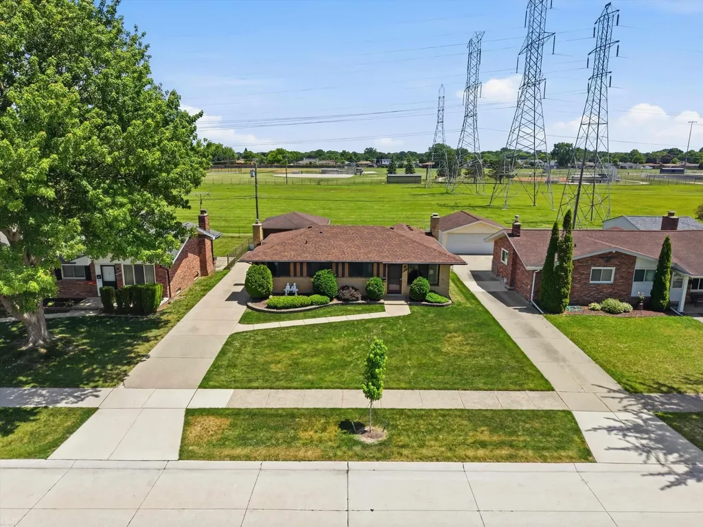 35842 Malibu Drive Sterling Heights City MI 48312